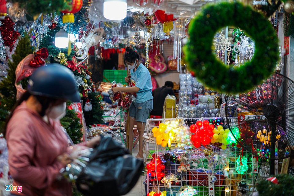 Chợ Giáng sinh lớn nhất TP.HCM hoạt động sớm - 2