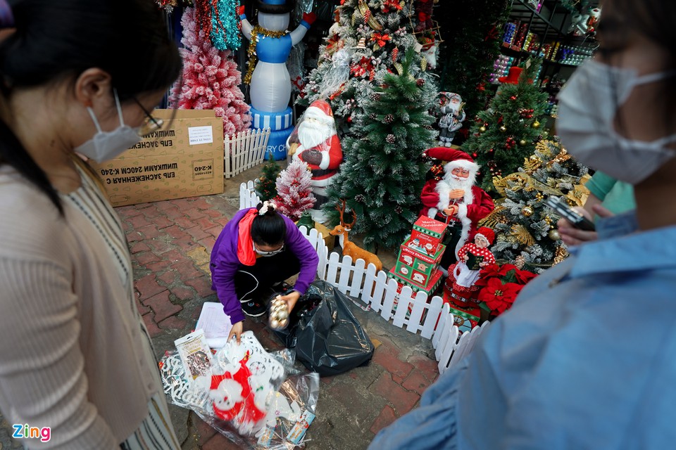 Chợ Giáng sinh lớn nhất TP.HCM hoạt động sớm - 4