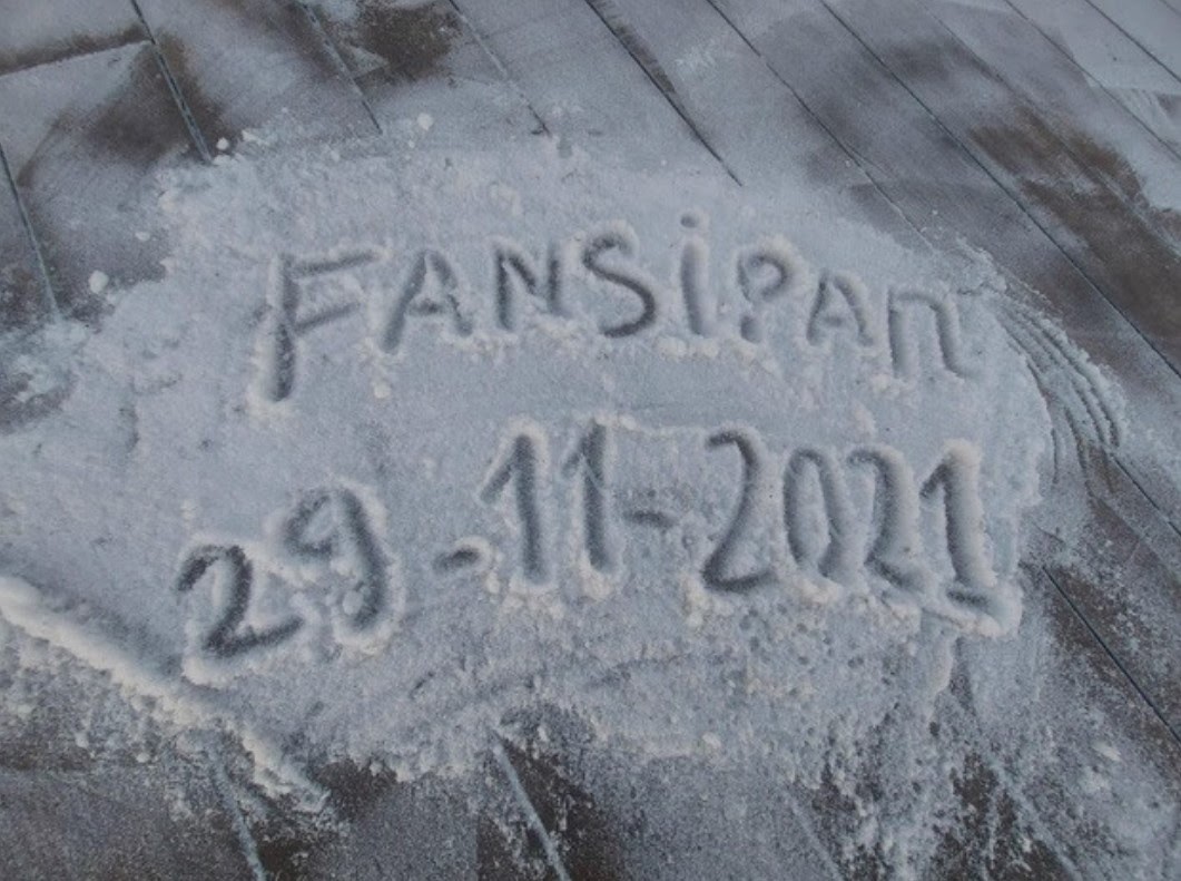 Sương muối đầu mùa phủ trắng đỉnh Fansipan - 3