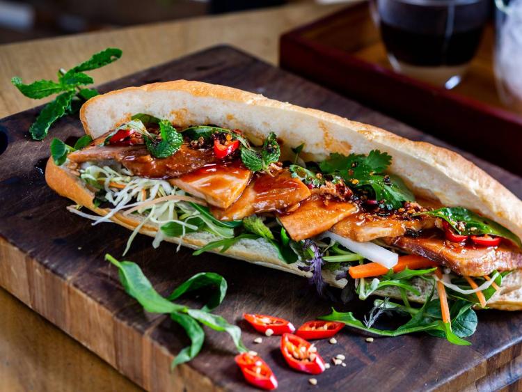 Khi bánh mì Việt trở thành món ăn biểu tượng của thành phố cực nam thế giới