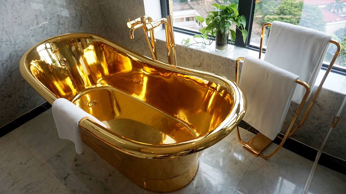 Khách sạn dát vàng độc nhất vô nhị ở Việt Nam được lên báo Nga - 6