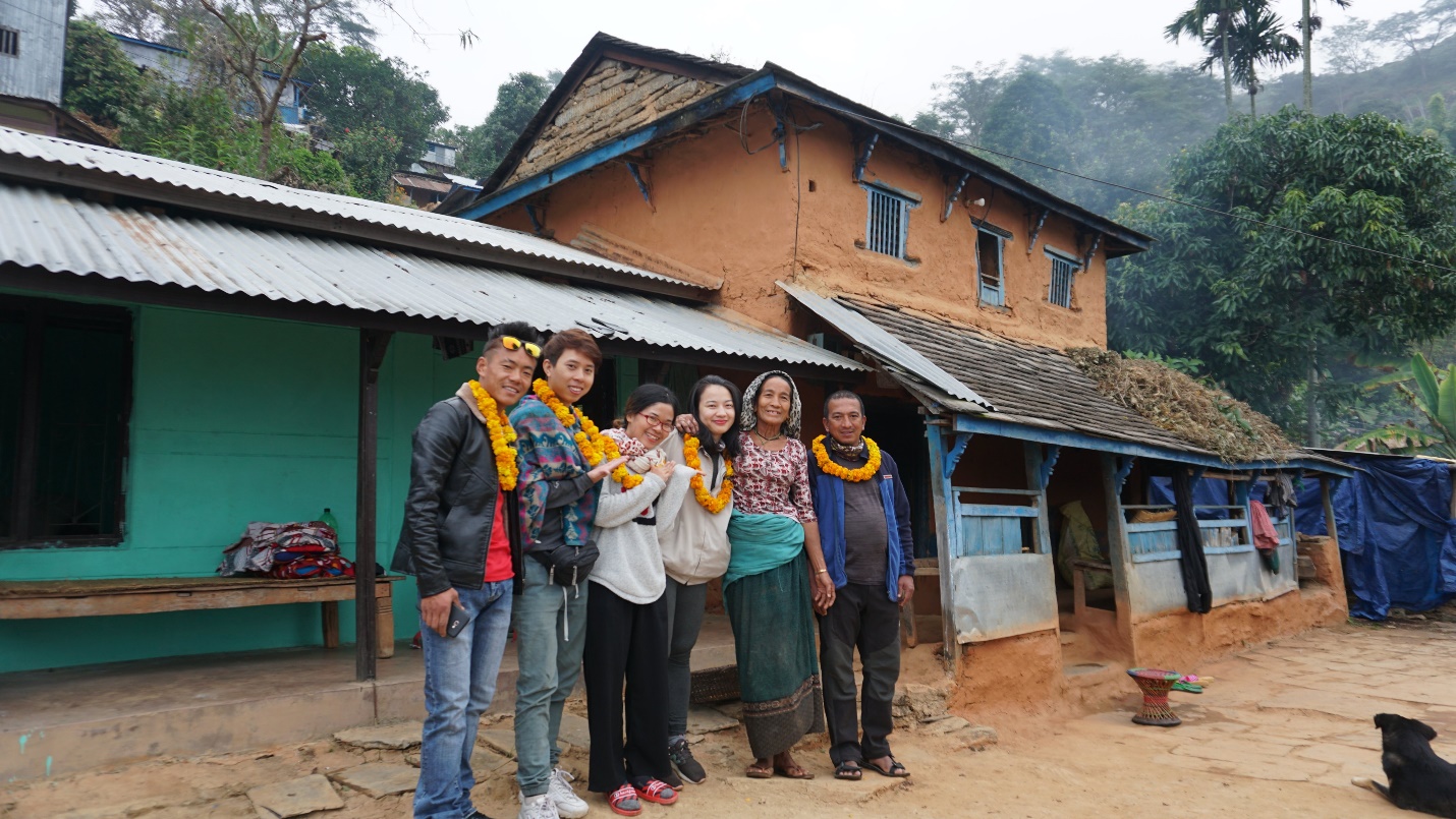 Thăm quê người bạn Nepal, khách Việt sửng sốt với những điều “không tưởng” - 12