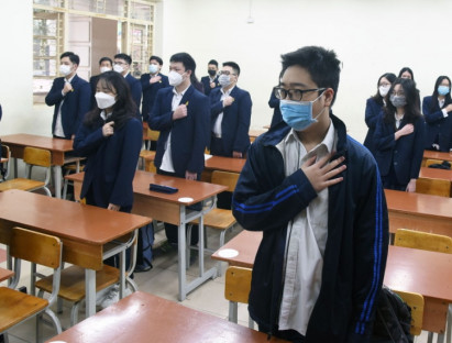 Chuyển động - Hàng ngàn học sinh lớp 12 của Hà Nội đi học trực tiếp sau nhiều tháng nghỉ dịch