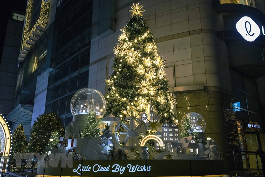 Thủ đô Seoul ngập tràn màu sắc chào đón Giáng sinh - 2