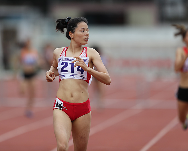 Kinh ngạc đường chạy 5000m: Nguyễn Thị Oanh phá kỷ lục sau 18 năm - 2