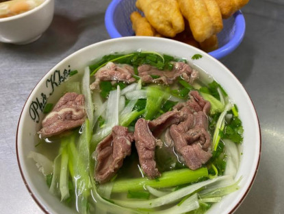 Ăn gì - Mở cửa sau mùa dịch, quán phở “ruột” của ĐTQG Việt Nam hút khách sành ăn