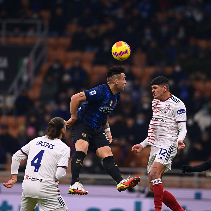 Kết quả bóng đá Inter Milan - Cagliari: Sức ép nghẹt thở, mãn nhãn tiệc bàn thắng - 1