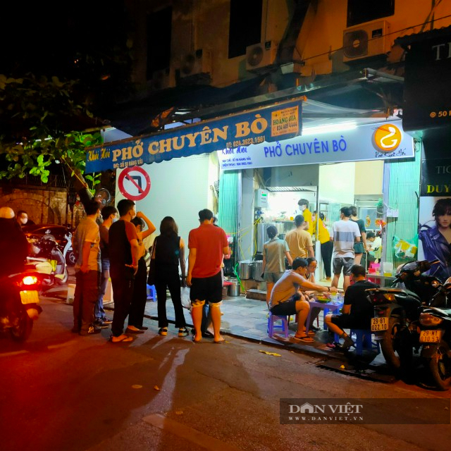 Mở cửa sau mùa dịch, quán phở “ruột” của ĐTQG Việt Nam hút khách sành ăn - 4