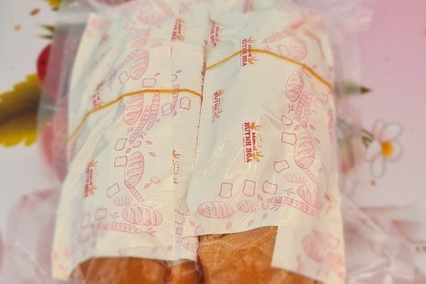 Bánh mì Sài Gòn "gây bão": Khách xếp hàng dọc phố, ồ ạt ship máy bay ra Hà Nội - 2