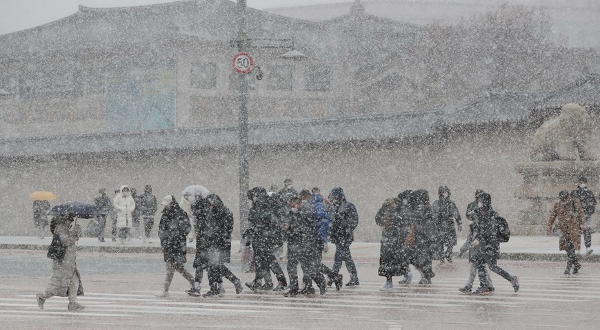Hình ảnh người dân Hàn Quốc trải qua những ngày lạnh nhất năm - 5