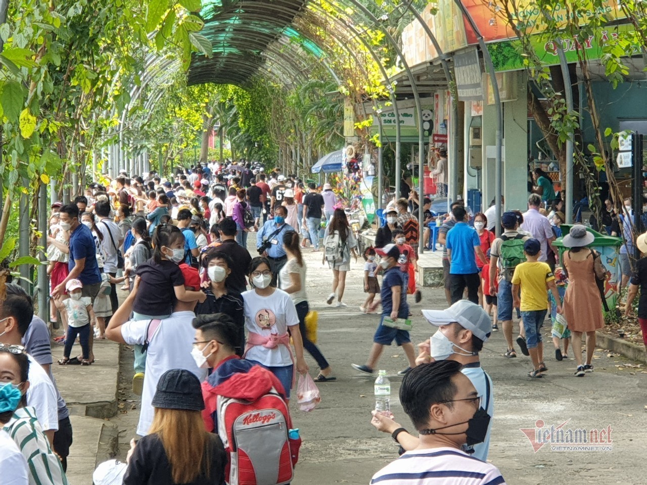 Thảo Cầm Viên Sài Gòn bất ngờ đón hàng nghìn khách vui chơi ngày cuối tuần - 4