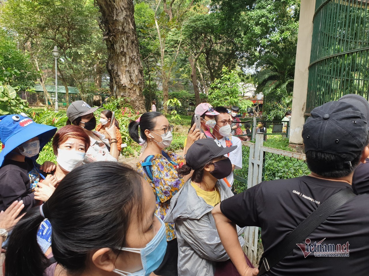 Thảo Cầm Viên Sài Gòn bất ngờ đón hàng nghìn khách vui chơi ngày cuối tuần - 8