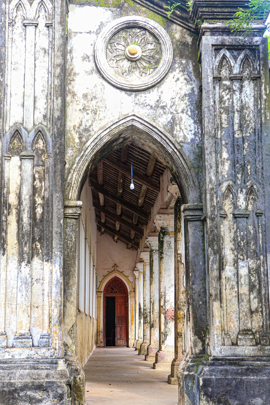 Chiêm ngưỡng vẻ đẹp cổ kính của nhà thờ cổ Tùng Sơn ở Đà Nẵng - 3