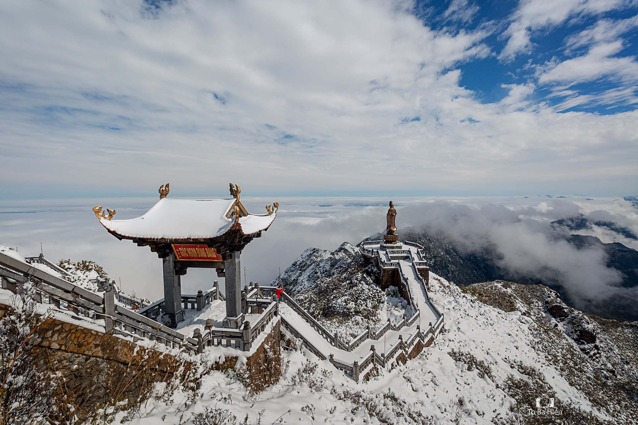 Du khách ùn ùn đặt tour Sa Pa, "ăn ngủ" trên đỉnh Fansipan chờ săn tuyết - 2