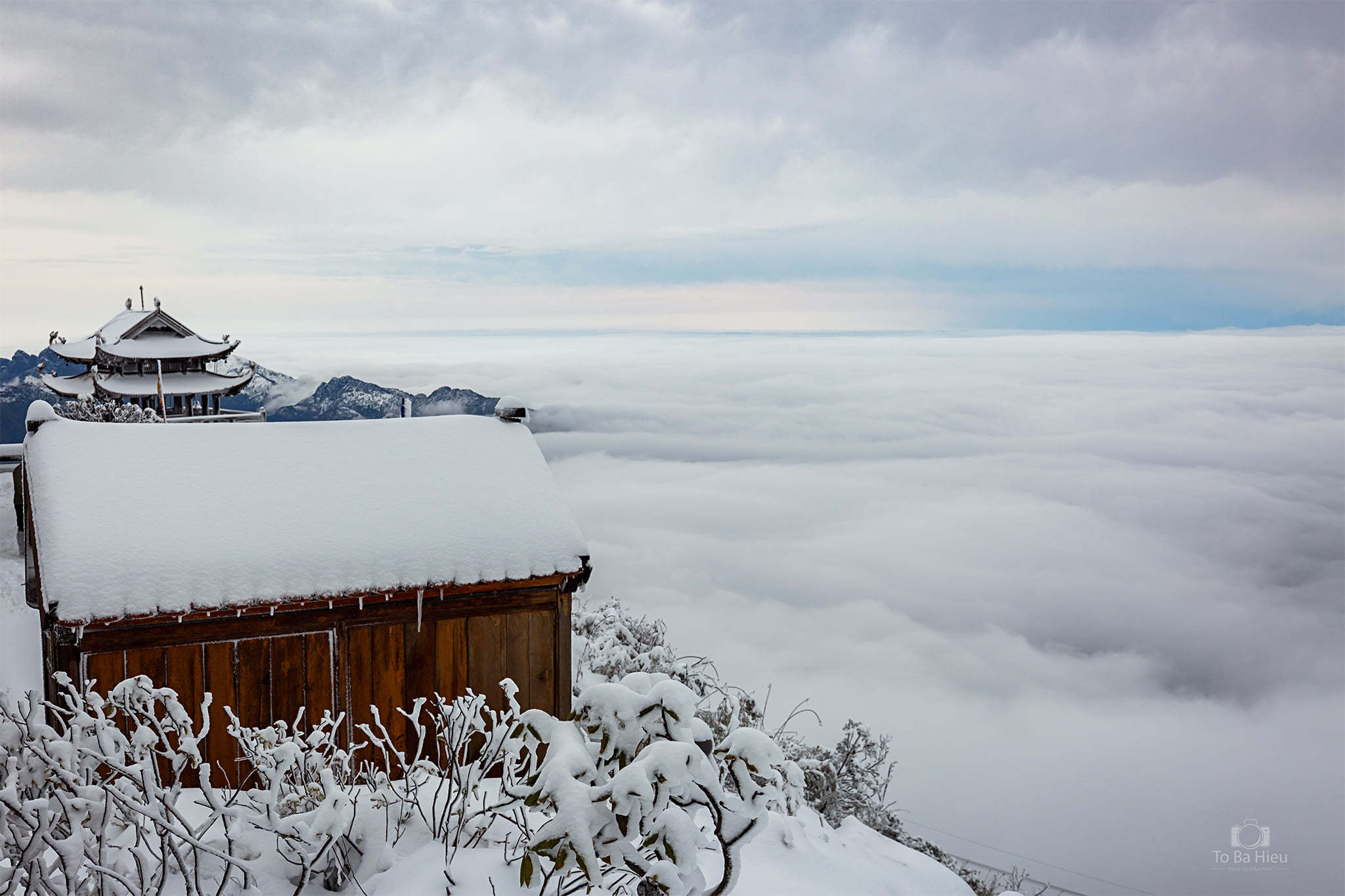 Du khách ùn ùn đặt tour Sa Pa, "ăn ngủ" trên đỉnh Fansipan chờ săn tuyết - 6