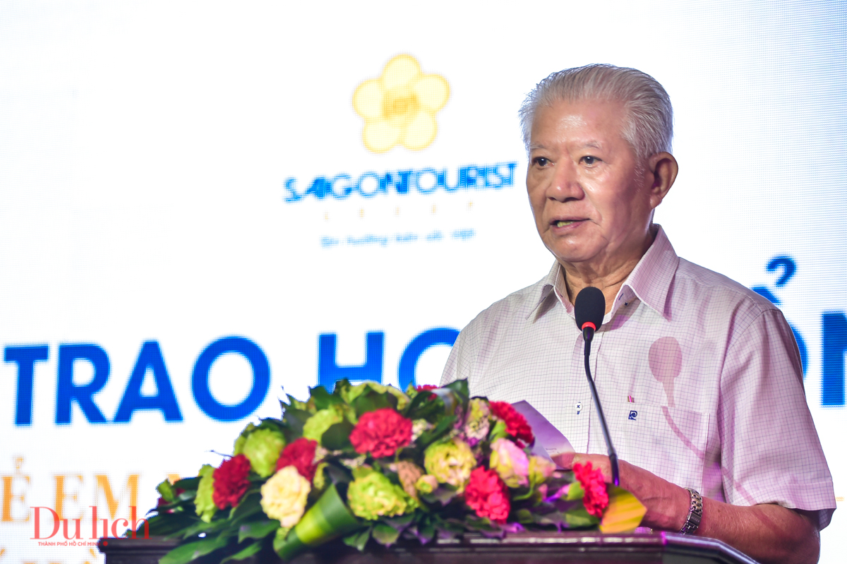 Saigontourist Group trao học bổng hơn 1 tỷ đồng cho trẻ em mồ côi vì Covid-19 - 2
