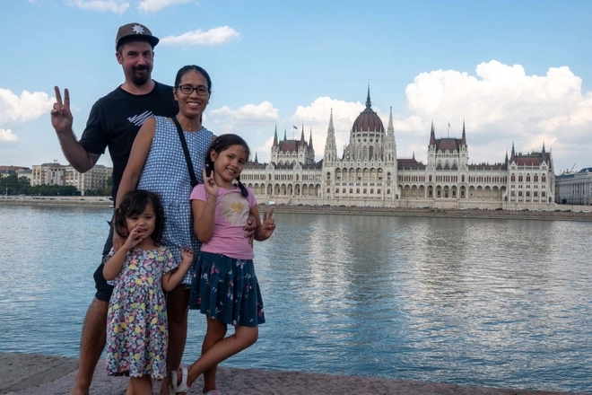 Gia đình vợ Việt - chồng Canada 'không nhà', đưa con đi khắp thế giới - 2