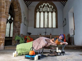  - Trải nghiệm 'qua đêm' trong nhà thờ bỏ hoang ở Anh, giá hơn 1 triệu đồng