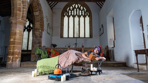Trải nghiệm 'qua đêm' trong nhà thờ bỏ hoang ở Anh, giá hơn 1 triệu đồng - 5