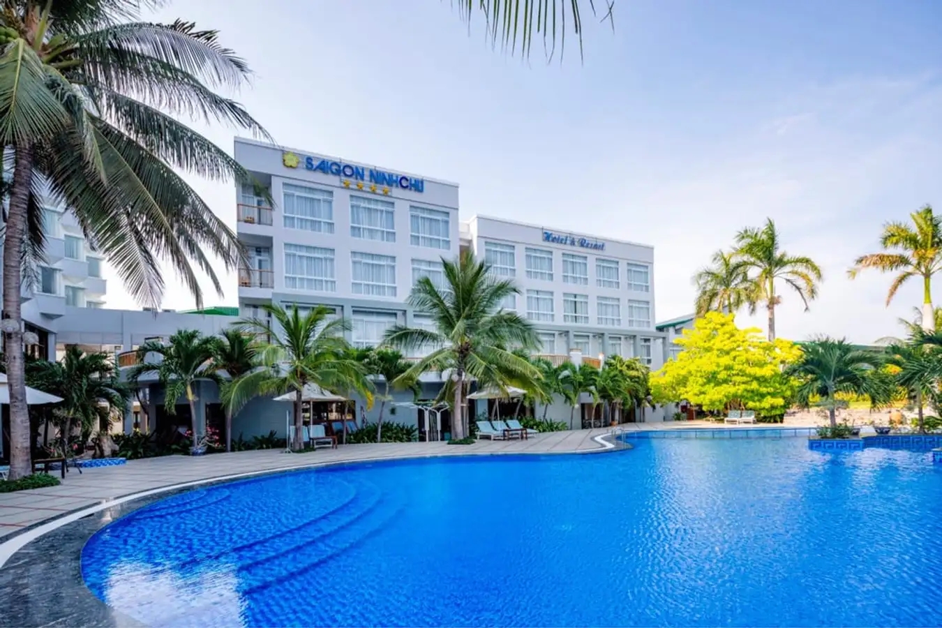 Loạt khách sạn Saigontourist tung khuyến mại "khủng" dịp cuối năm - 9