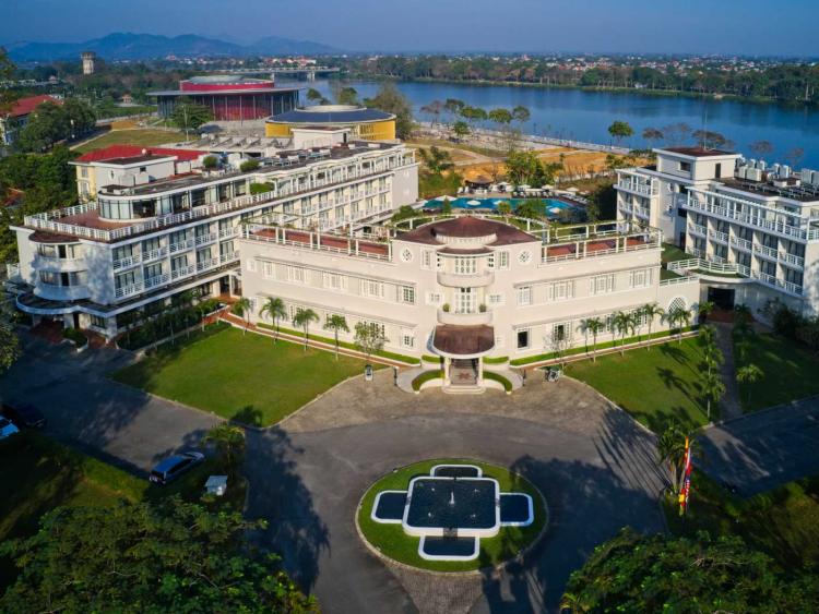 Khách sạn bên dòng sông Hương được vinh danh xuất sắc nhất Đông Nam Á