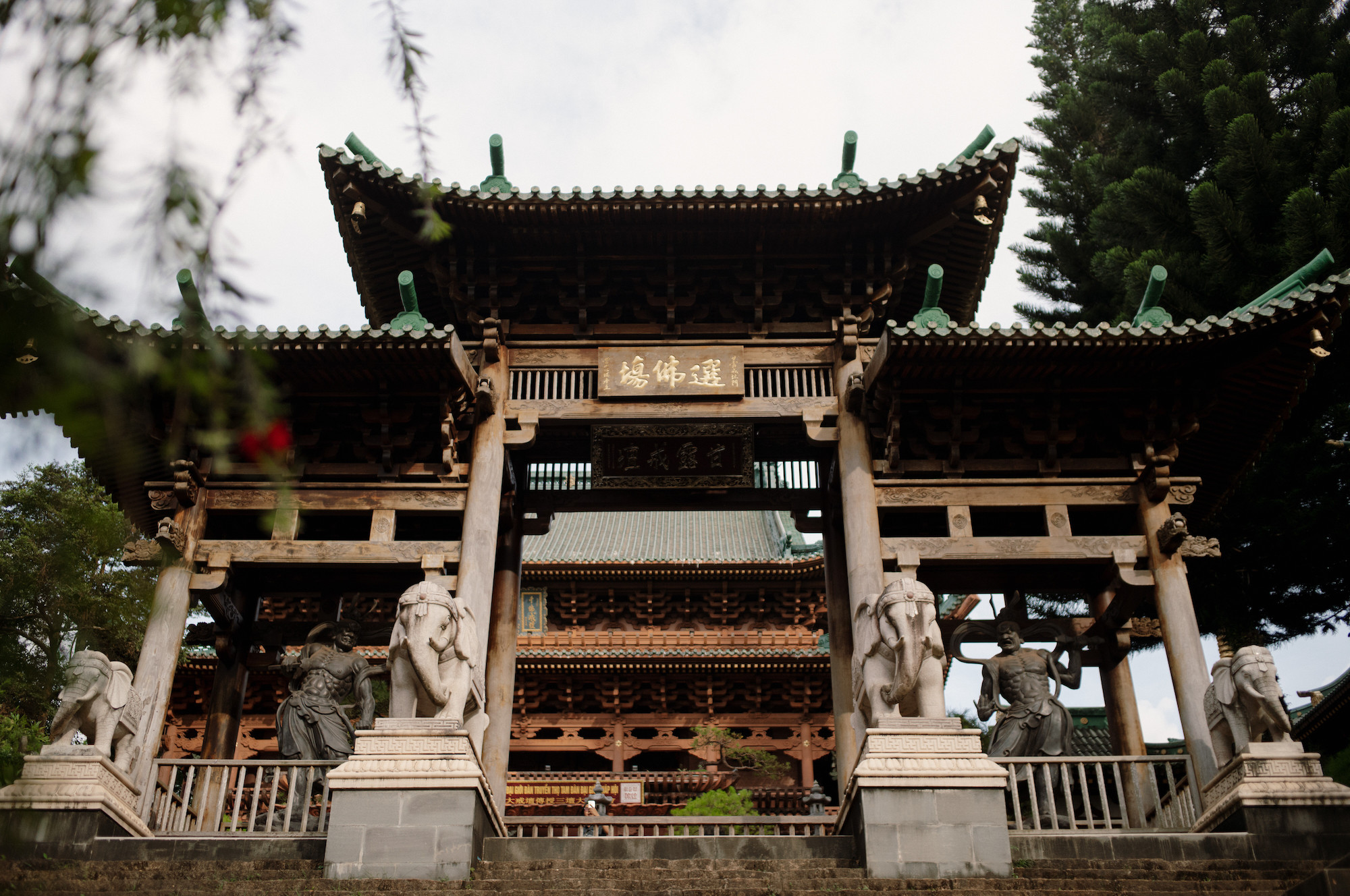 Ngôi chùa kiến trúc độc đáo, khuôn viên xanh mát nổi tiếng nhất Gia Lai - 3