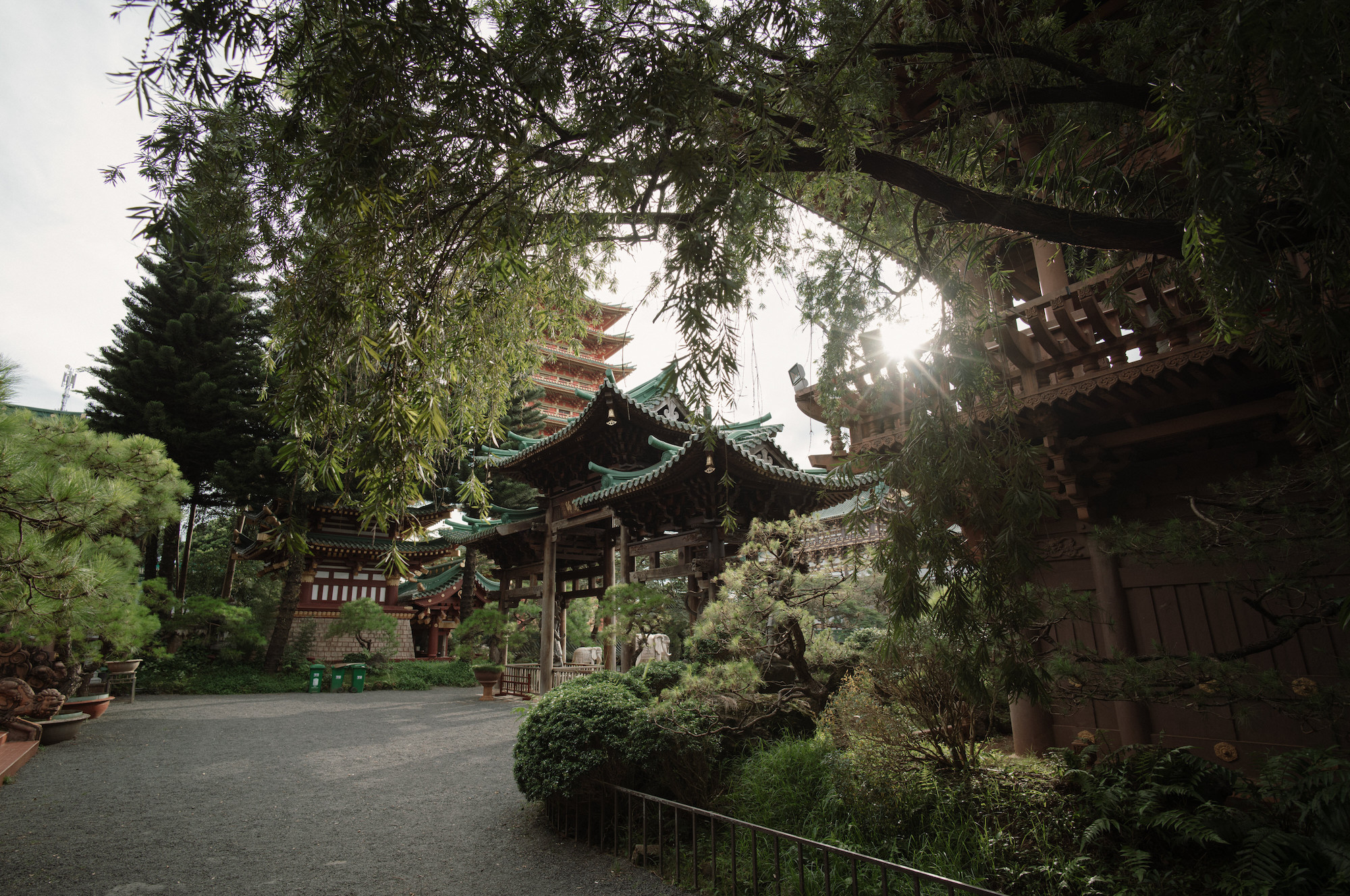 Ngôi chùa kiến trúc độc đáo, khuôn viên xanh mát nổi tiếng nhất Gia Lai - 13