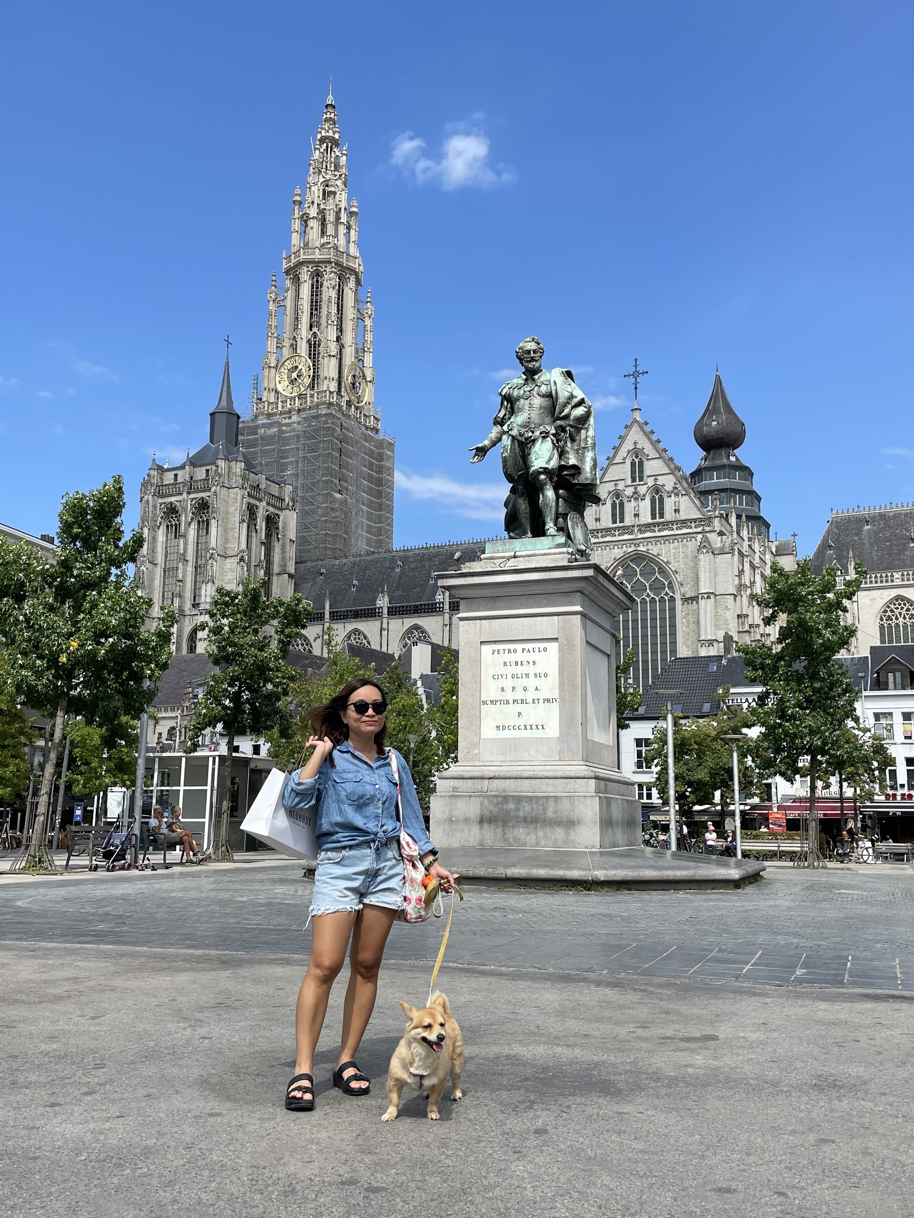 Vi vu 3 tháng trời Âu cùng cún cưng của nữ du khách Sài Gòn - 5