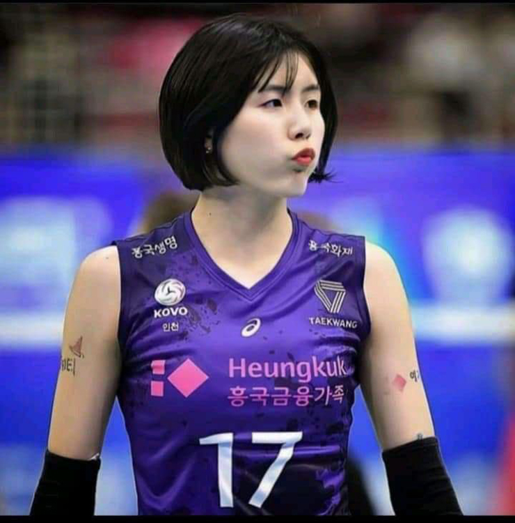 Bích Tuyền 1m88 đập bóng “sấm sét”, người đẹp bóng chuyền Lee Jae Young gây &#34;bão&#34; - 5