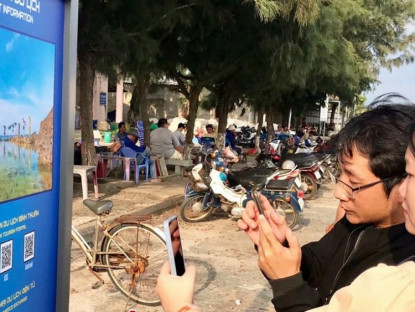 Chuyện hay - Quét QR, thông tin đảo Phú Quý xuất hiện trên điện thoại