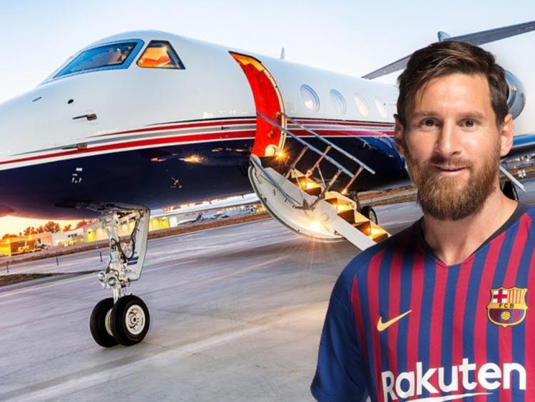 Lionel Messi gây tranh cãi khi thường xuyên đi máy bay riêng