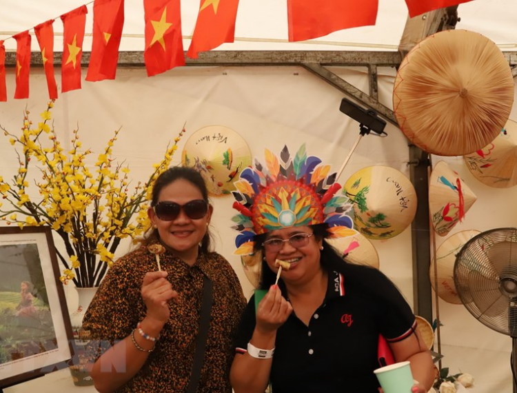 Ẩm thực và văn hóa Việt Nam hút khách tại Hội chợ ngoại giao Nam Phi