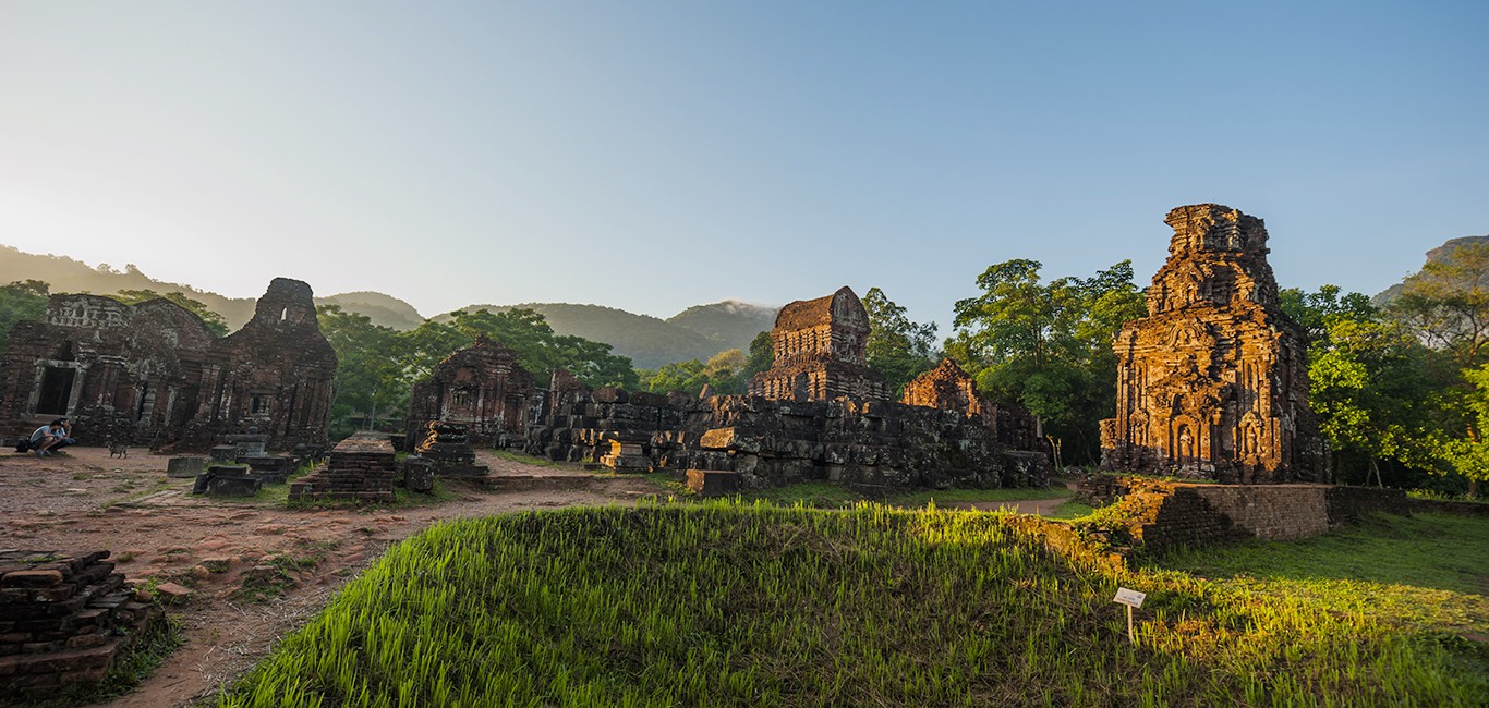 Ngắm tháp cổ ngàn năm rêu phong, không thua gì Ankor Wat - 1