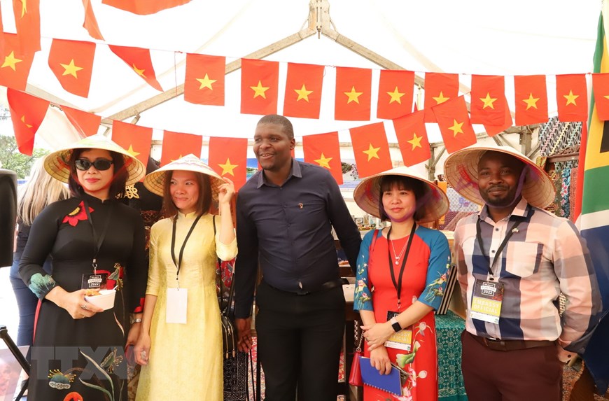 Ẩm thực và văn hóa Việt Nam hút khách tại Hội chợ ngoại giao Nam Phi - 4