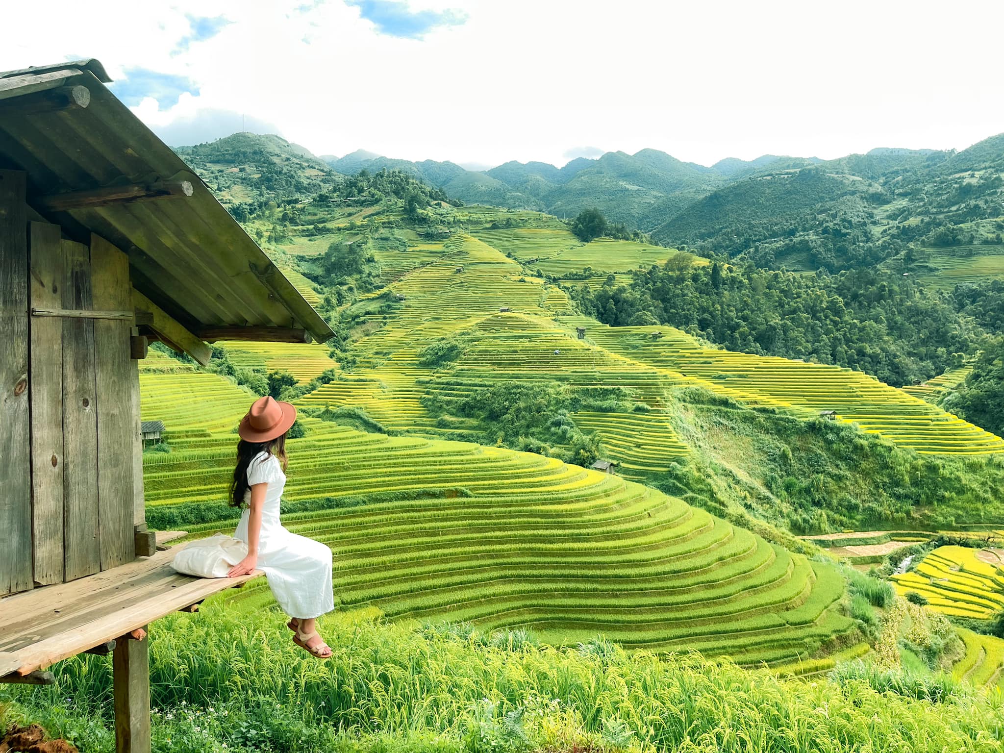 Trào lưu khoe ảnh ăn mì tại những địa điểm đẹp nhất Việt Nam - 10