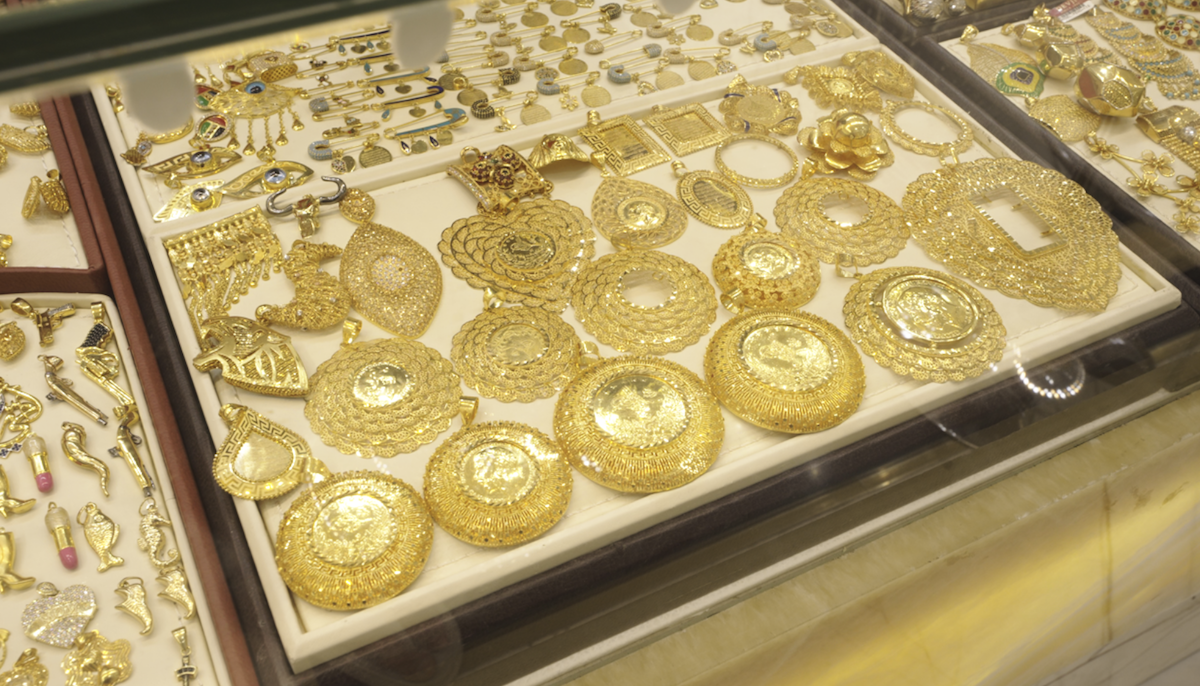 Du khách Việt khám phá chợ vàng ở Dubai - 6