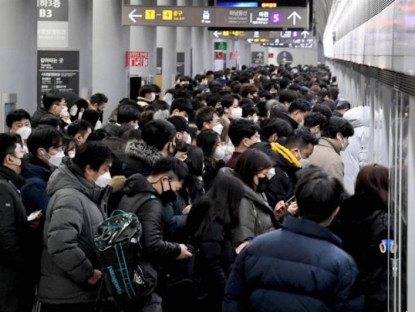 Chuyển động - Người Hàn sợ đi tàu điện ngầm sau thảm kịch ở Itaewon