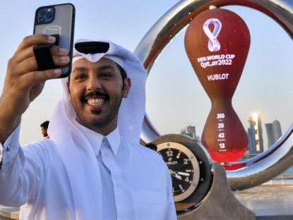 Chuyện hay - Cái giá của chuyến đi Qatar xem World Cup miễn phí