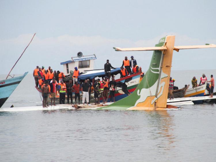 Ít nhất 19 người thiệt mạng trên chuyến bay lao xuống hồ ở Tanzania