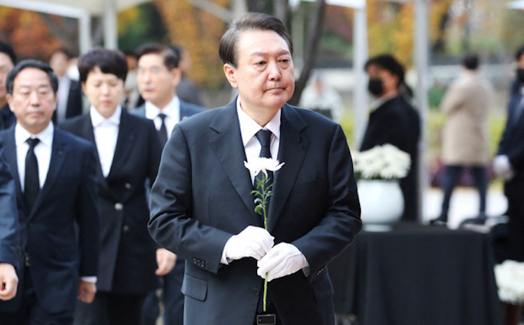 Tổng thống Hàn Quốc xin lỗi về vụ giẫm đạp ở Itaewon - 1