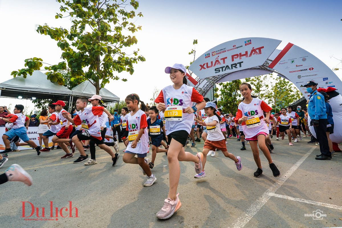 Hàng vạn VĐV tham gia giải marathon quảng bá du lịch TP.HCM - 5