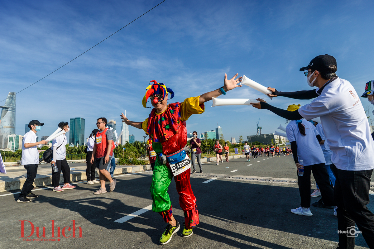 Hàng vạn VĐV tham gia giải marathon quảng bá du lịch TP.HCM - 10