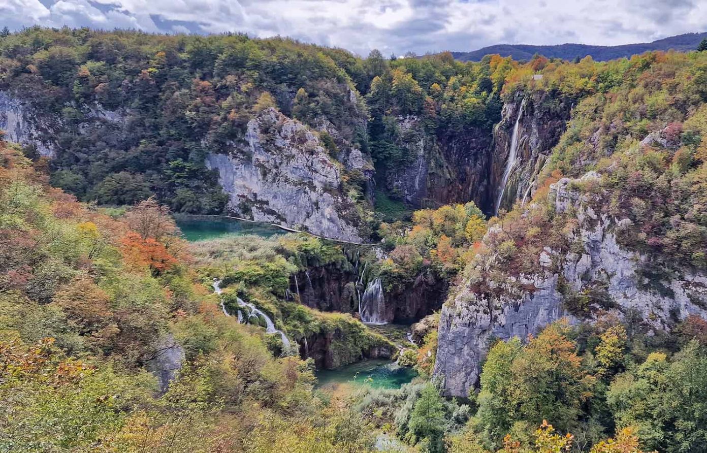 Choáng ngợp vẻ đẹp mùa Thu ở vườn quốc gia Plitvice, Croatia - 1