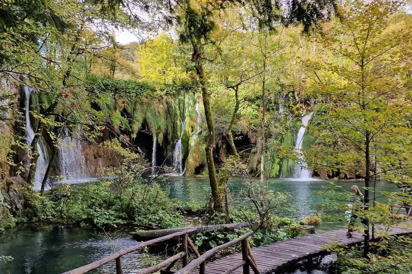 Choáng ngợp vẻ đẹp mùa Thu ở vườn quốc gia Plitvice, Croatia - 3