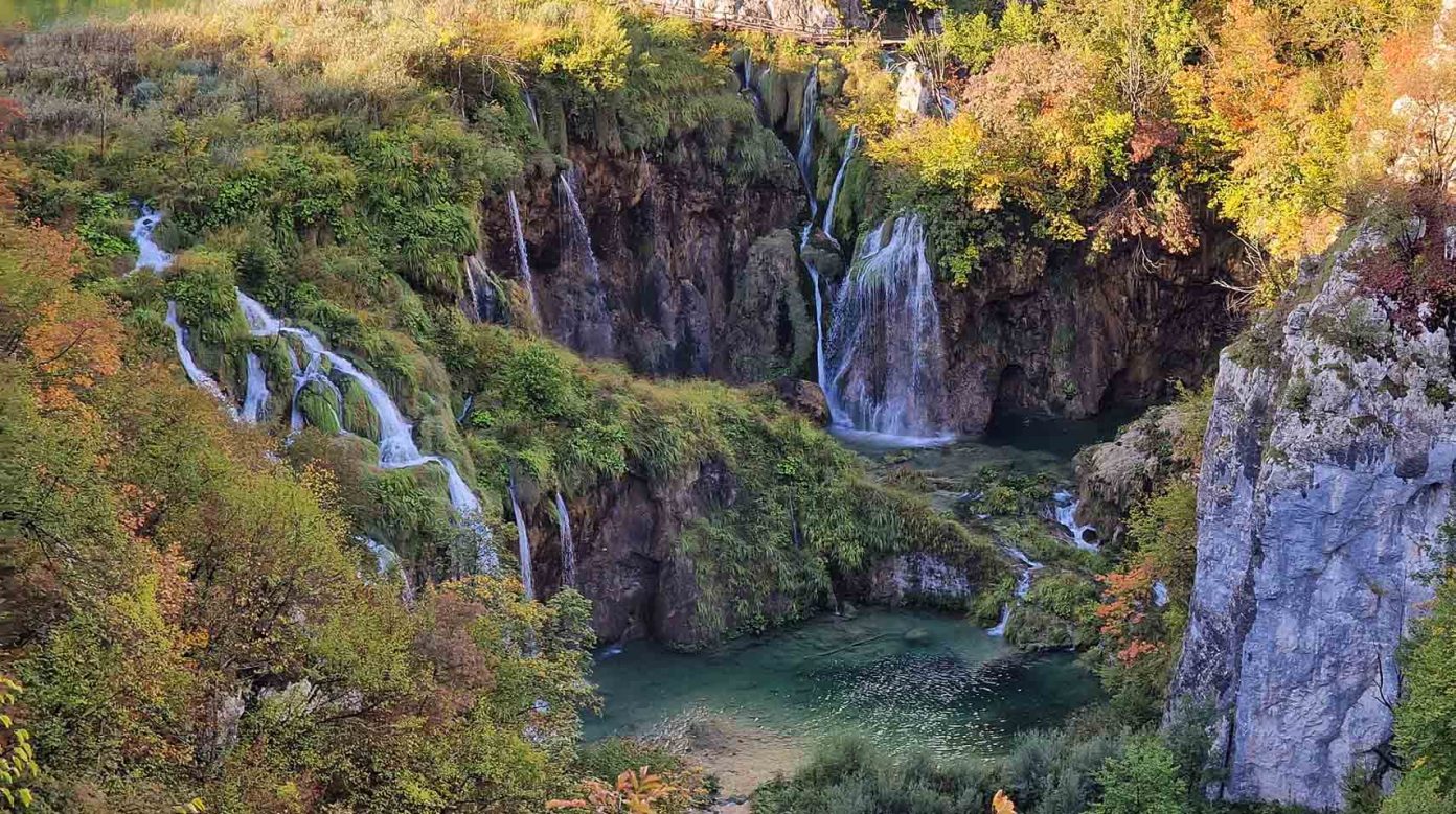 Choáng ngợp vẻ đẹp mùa Thu ở vườn quốc gia Plitvice, Croatia - 8