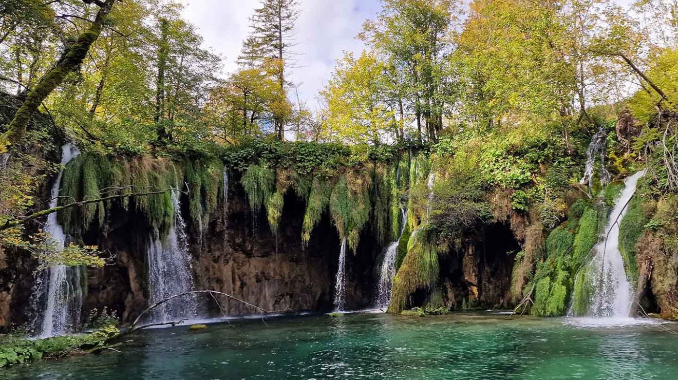 Choáng ngợp vẻ đẹp mùa Thu ở vườn quốc gia Plitvice, Croatia - 9