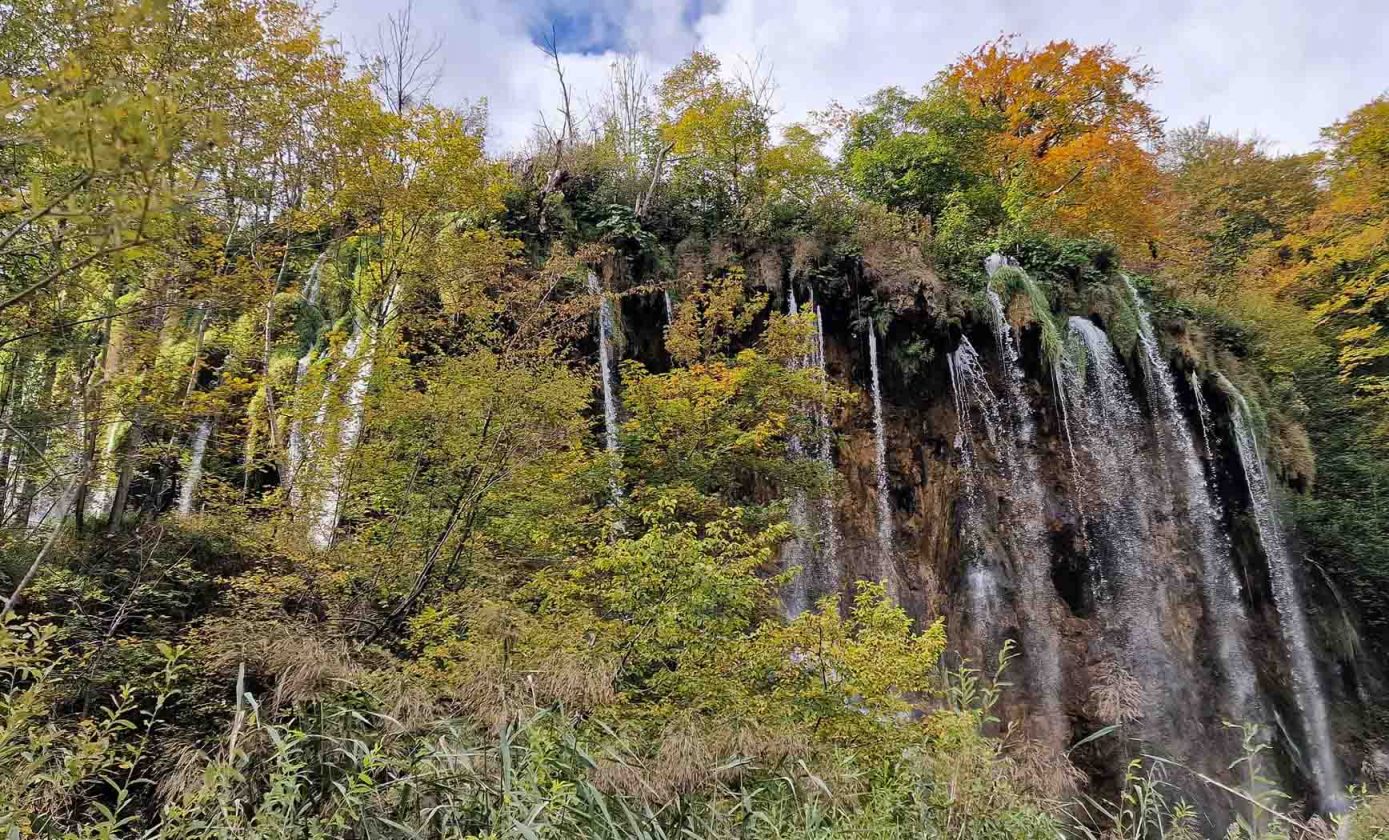 Choáng ngợp vẻ đẹp mùa Thu ở vườn quốc gia Plitvice, Croatia - 10
