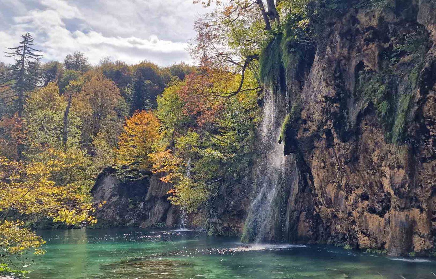 Choáng ngợp vẻ đẹp mùa Thu ở vườn quốc gia Plitvice, Croatia - 12