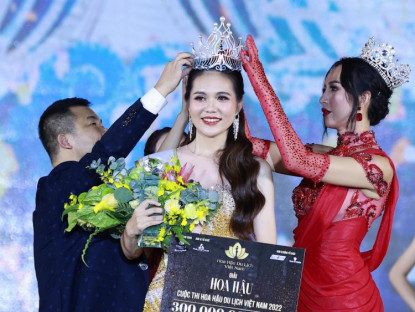 Chuyển động - Người đẹp 22 tuổi đăng quang Hoa hậu Du lịch Việt Nam 2022