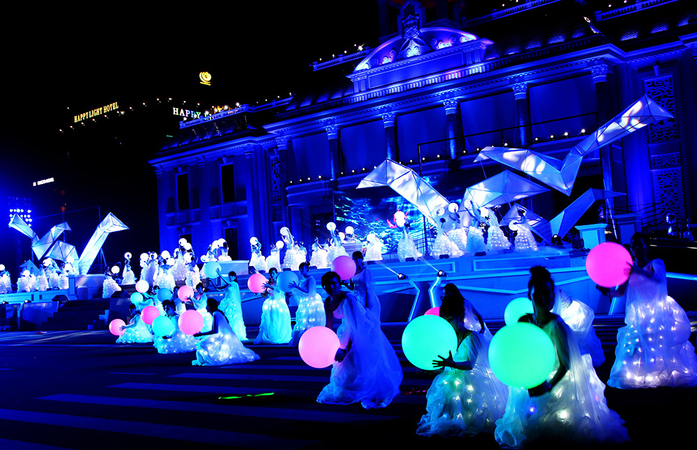 Đại nhạc hội âm nhạc thế giới khuấy động Festival biển Nha Trang - 1